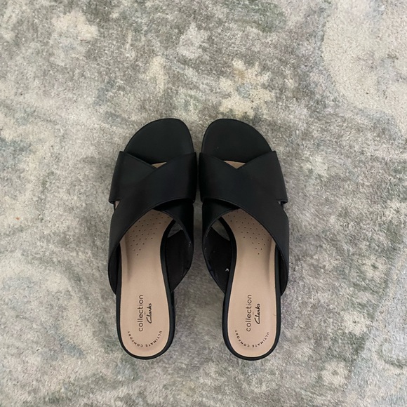 Clark’s Collection Black Strappy Sandals with Kitten Heel 8M - Picture 1 of 11